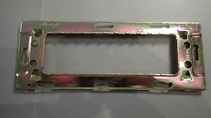 LEGRAND Mosaic 748 06 M45 Ramka-Uchwyt na wkrętak